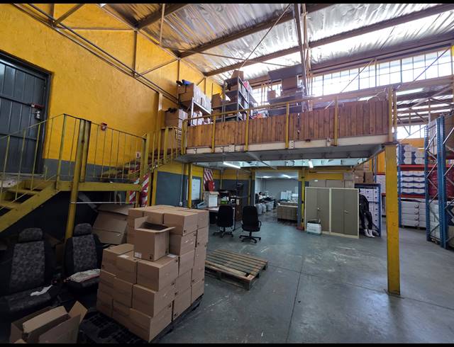 2,057M² WAREHOUSE FOR SALE IN SELBY